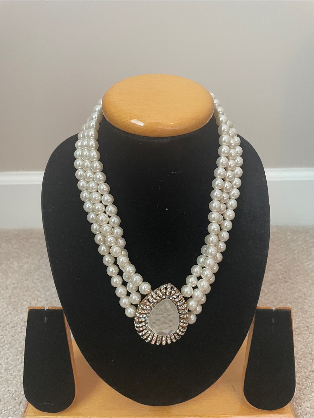Triple-Strand White Pearl Necklace with Teardrop Crystal Pendant